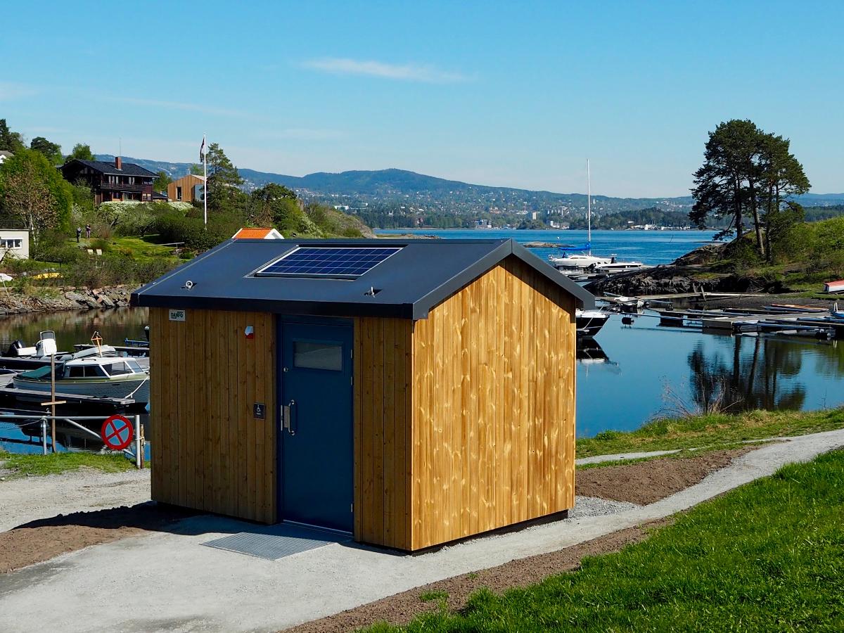 Toaletthus TA100 Pelvikodden Hside-2 2016.jpg